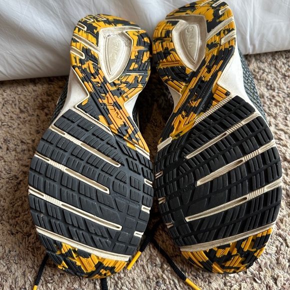 Brooks Launch 5 Pittsburgh 2018 Womens Running Shoes Gray Yellow Size 9 - Picture 9 of 10